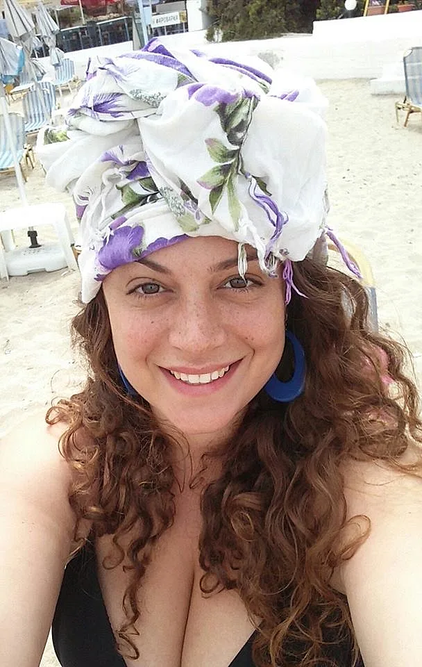 לא האמינה שאחד כמוהו ירצה לצאת עם אחת כמוה