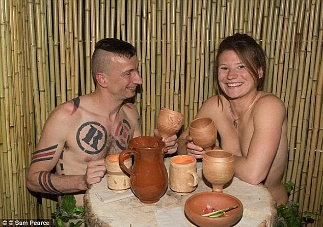 למסעדה הזו מגיעים בעירום