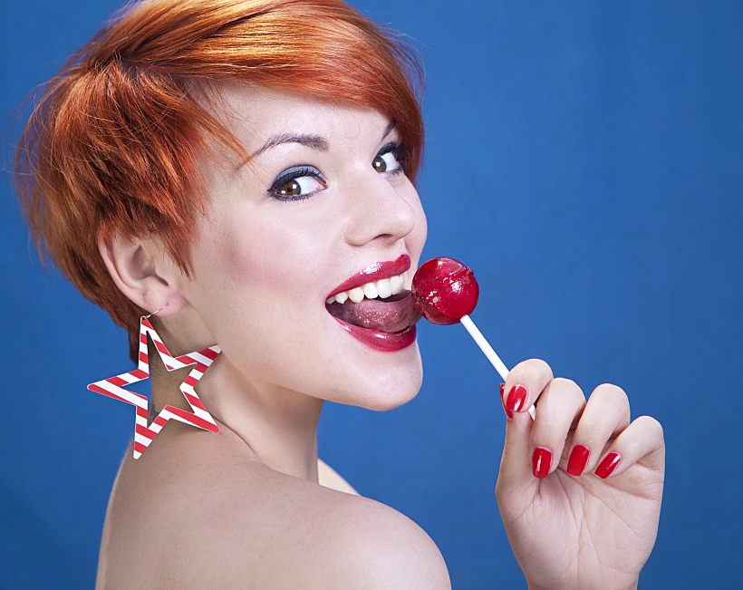 מלקקת סוכריה