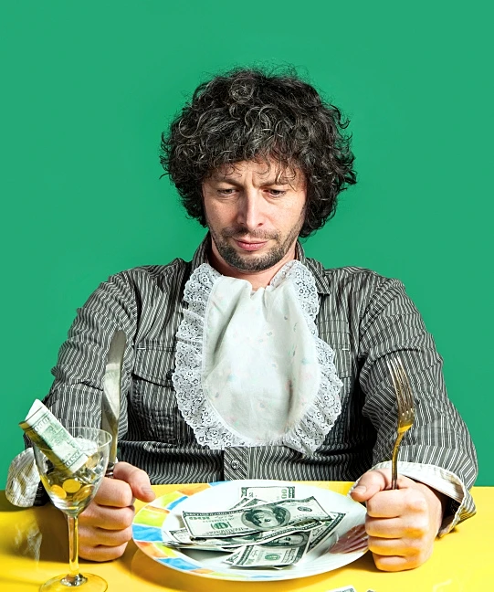 איש אוכל כסף