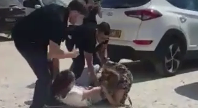 ציפי דוד המטפלת הנאשמת בהתעללות בפעוט בן 11 חודשים הותקפה בחניון בית המשפט