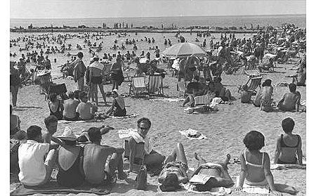 חוף הים בנהריה 1965