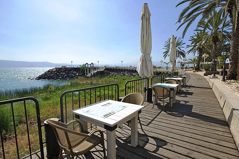 מסעדת מרינדו בנמל עין גב