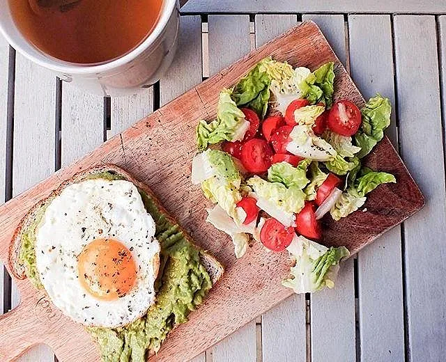 הוסיפו ביצים