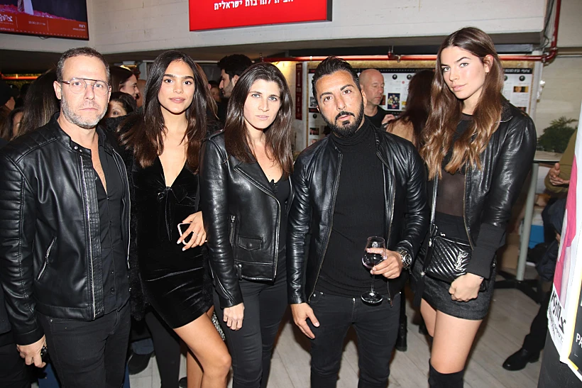 דני איי ועוד אנשים שאנחנו לא מכירים