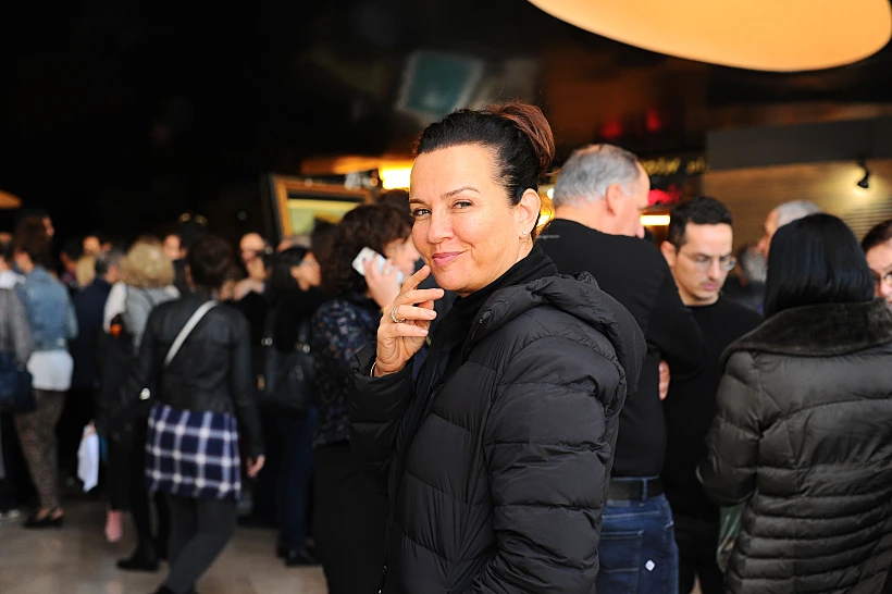 צופית גרנט עם קוקו גבוה