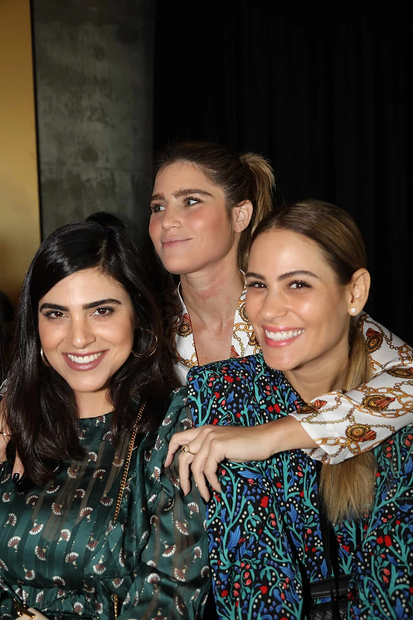 שלש בתמונה אחת