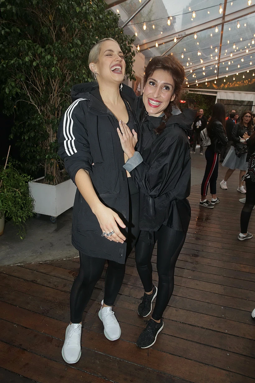 אולי תשתפו אותנו מה מצחיק אתכן