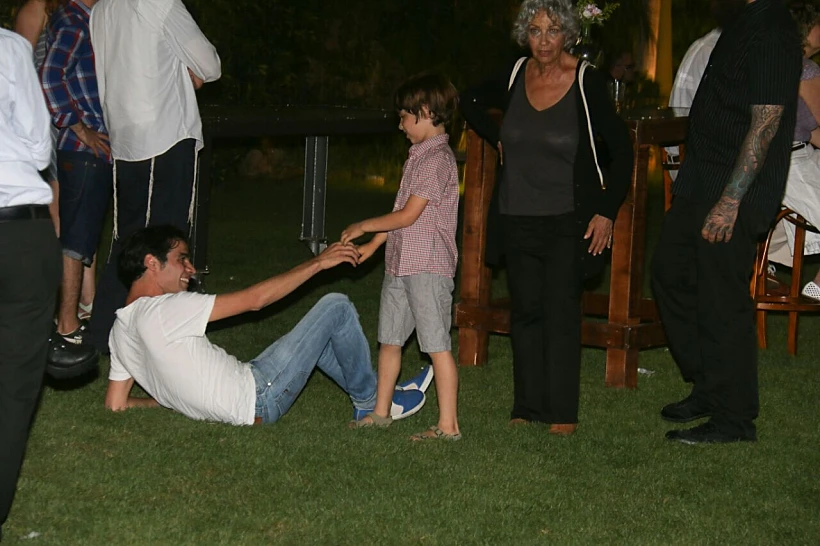 אביב ודילן גפן. אבא הולך לחתונה