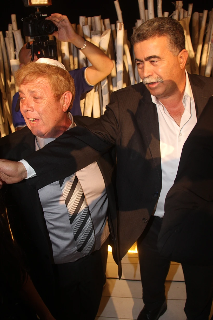 עמיר פרץ צחי נוי