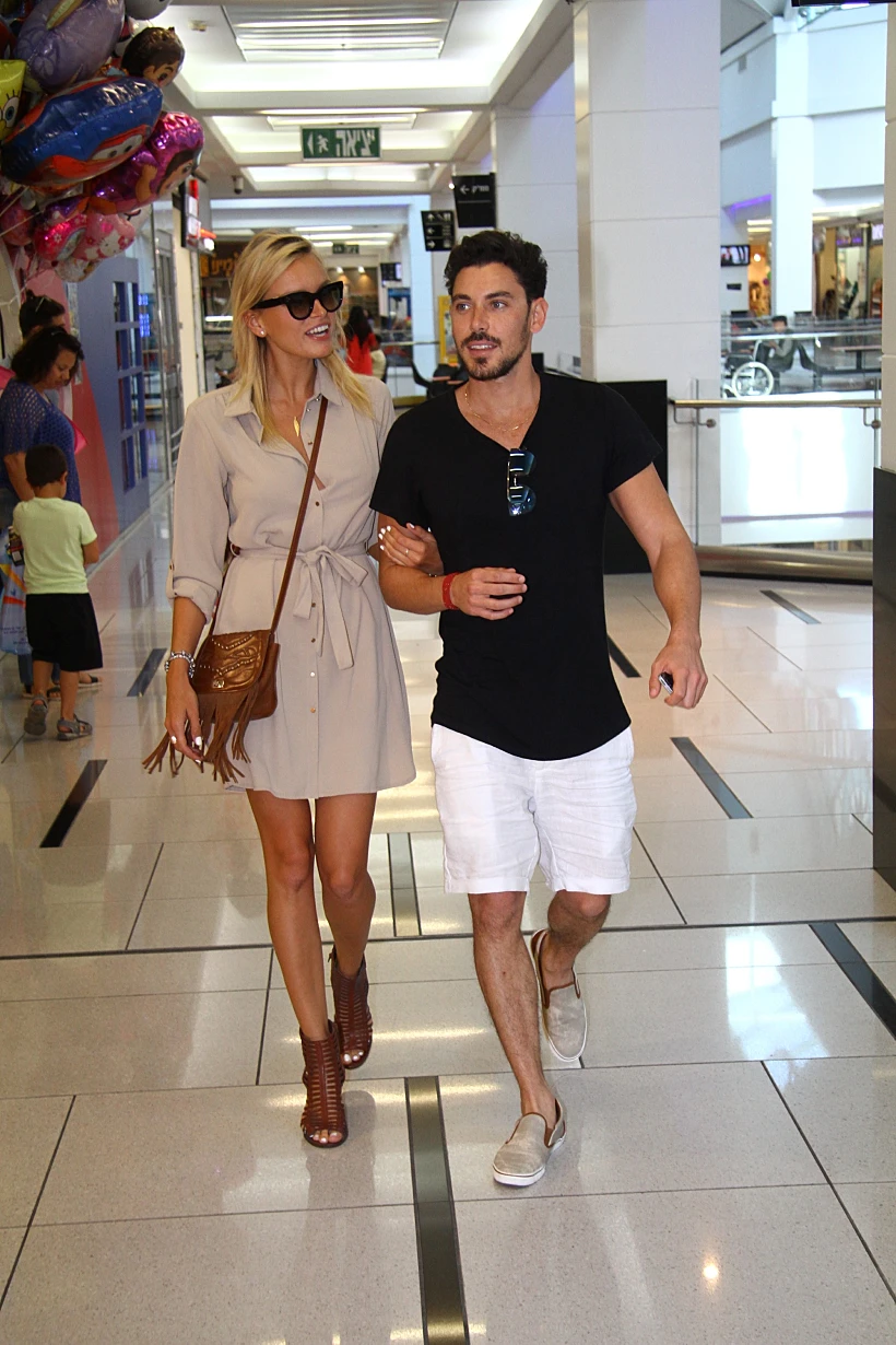 אלכסה דול ורז זלצרמן. אלכסה, היום לא קונים רק מסתכלים