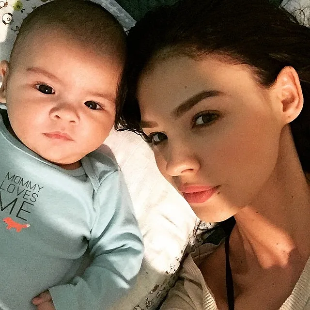 רוסלנה רודינה . מציגה לעולם את יאן