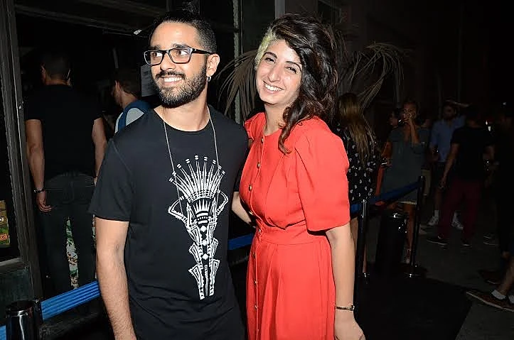 אביה שושני וחן אהרוני. אולי היא הכיסוי?