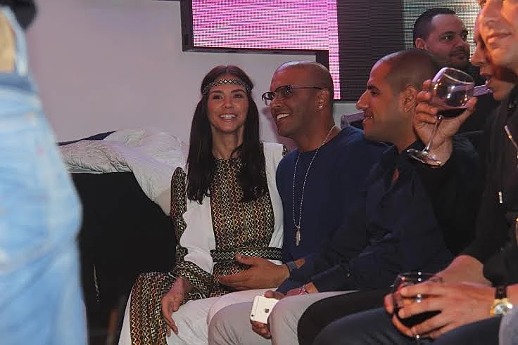 אייל גולן ורוסלנה.המארחים