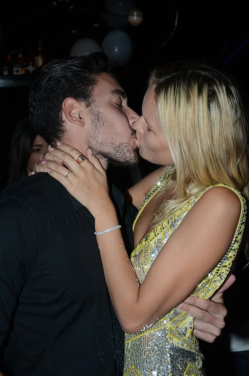 אלכסה ורז.נשיקה לפני חצות