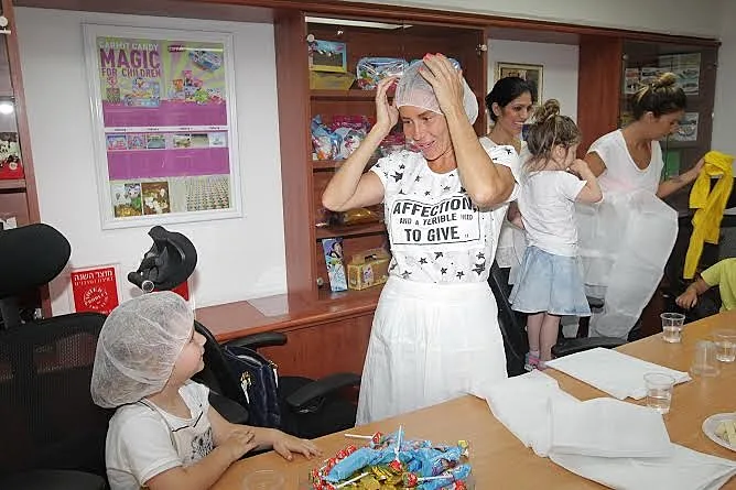 מורן איזנשטיין. מנתחת מוח