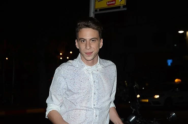 תום באום. כלת המסיבה