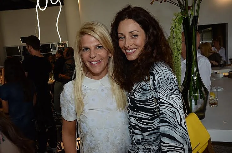 בר רפאלי. ואיפה הטבעת נישואין