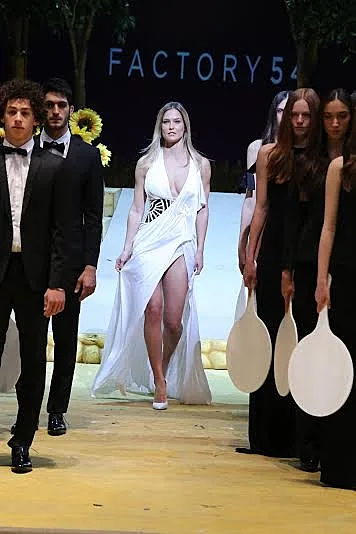 בר רפאלי לפקטורי 54