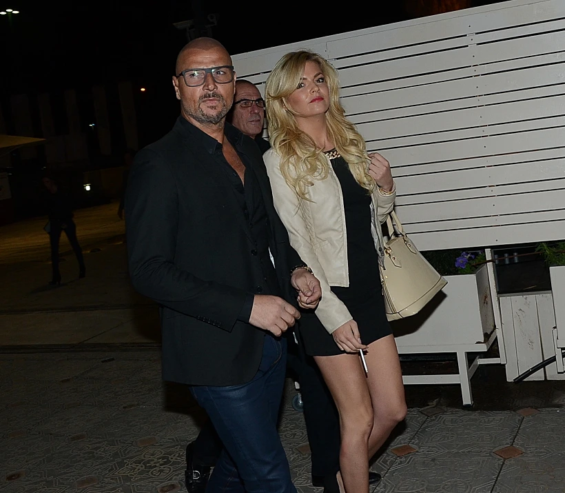 איציק זהר והבלונדה התורנית. ממ לא נמאס?!