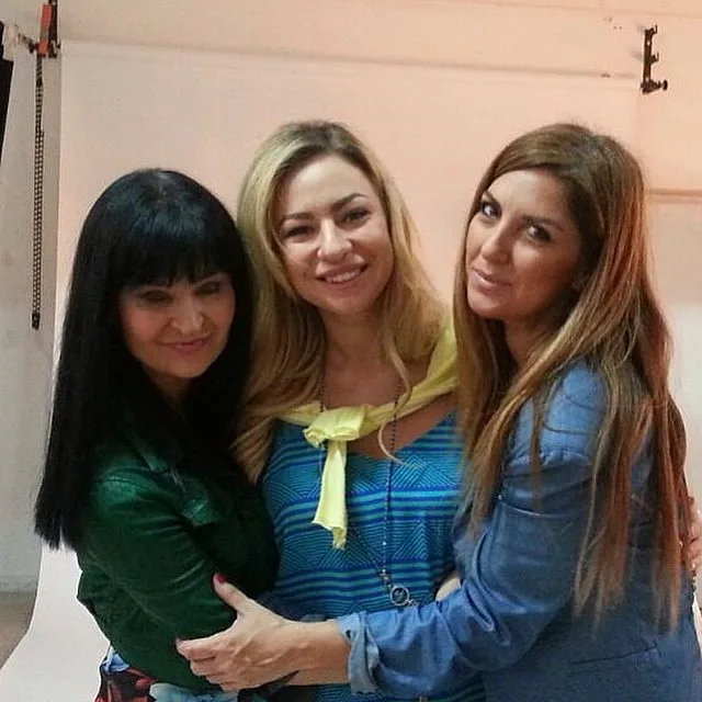 שרון חזום אלה ואמא שלה. אושר אמיתי