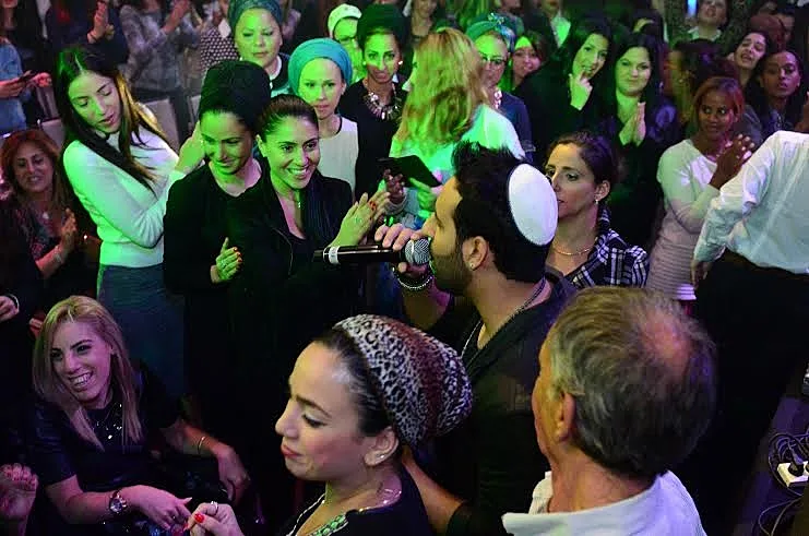 דודו אהרון. בין כל האנשים. או נשים