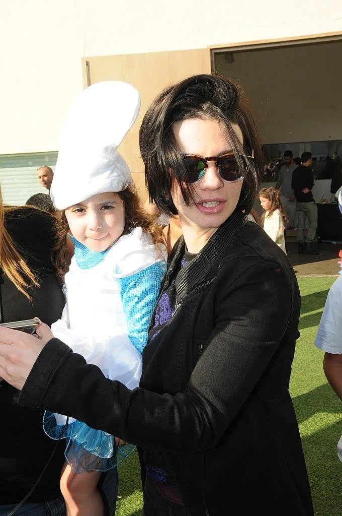 נינט. מתאים לי ילד על הידיים?