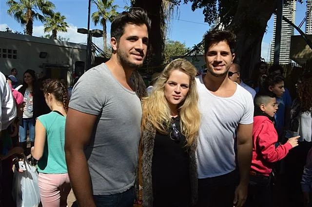 התאומים אטון ולינור פחימה. חולקים סודות