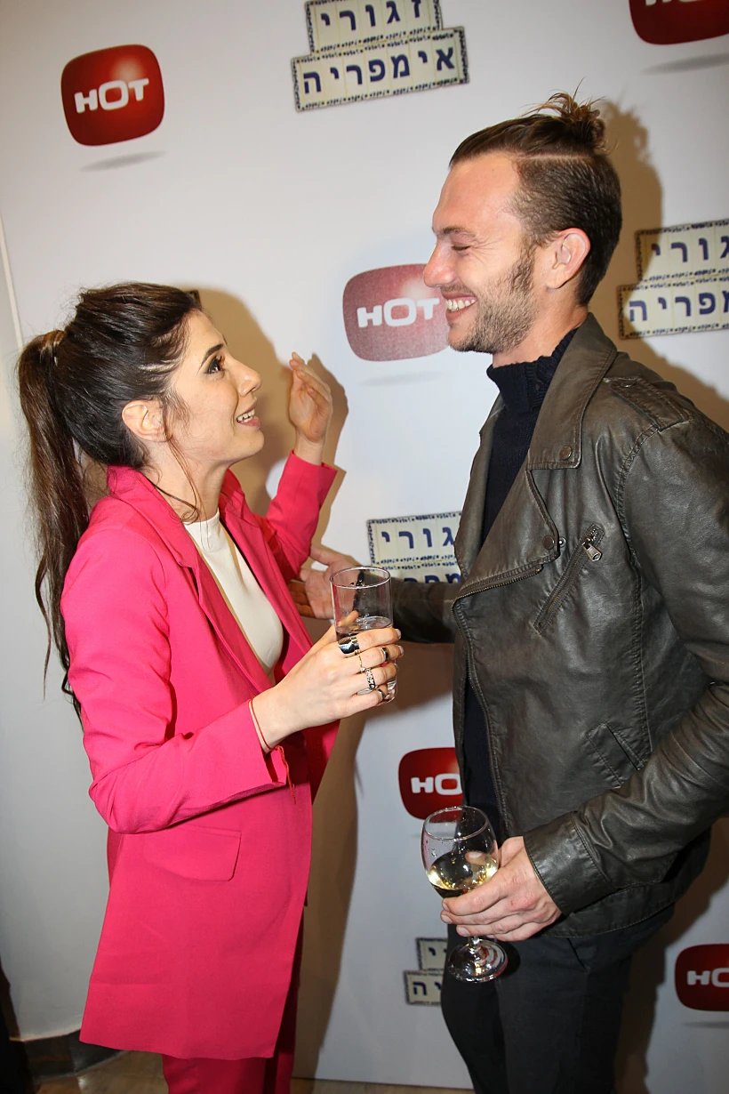 חן אמסלם ועוז זהבי. לא לא אז אני אומרת לך- לך תעבוד בלשכה