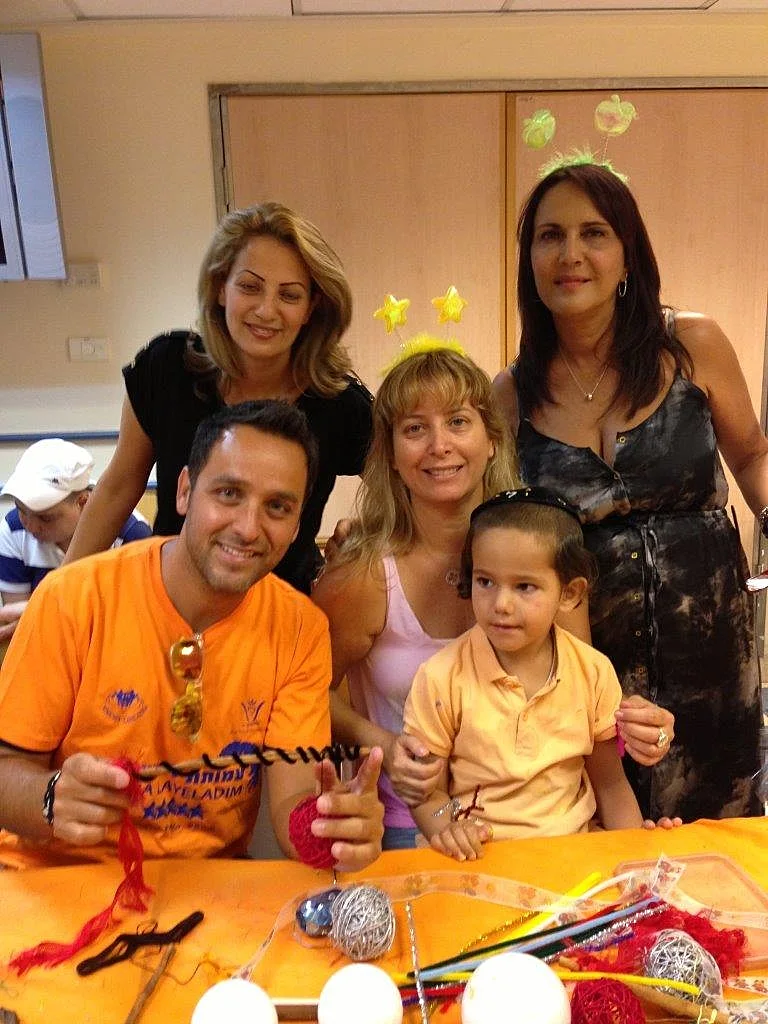 גילי מיילי עם ילדים חולי סרטן