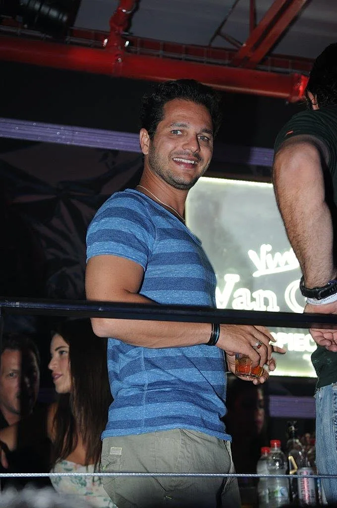 השקת האנגר 72