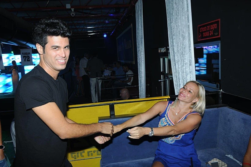 השקת האנגר 72