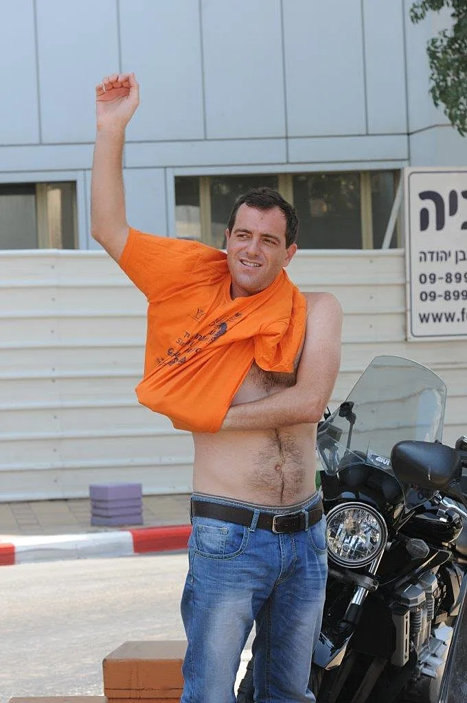 בני גולדשטיין, עמותת להושיט יד