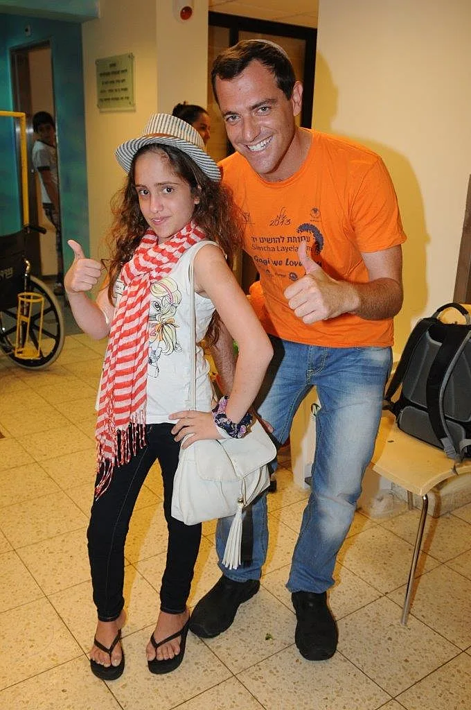 בני גולדשטיין, עמותת להושיט יד