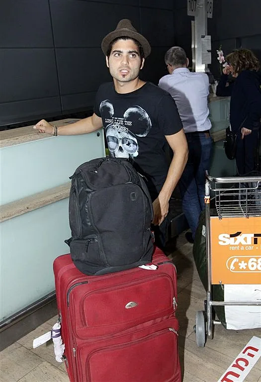 קאסט ניורק טס לניו יורק