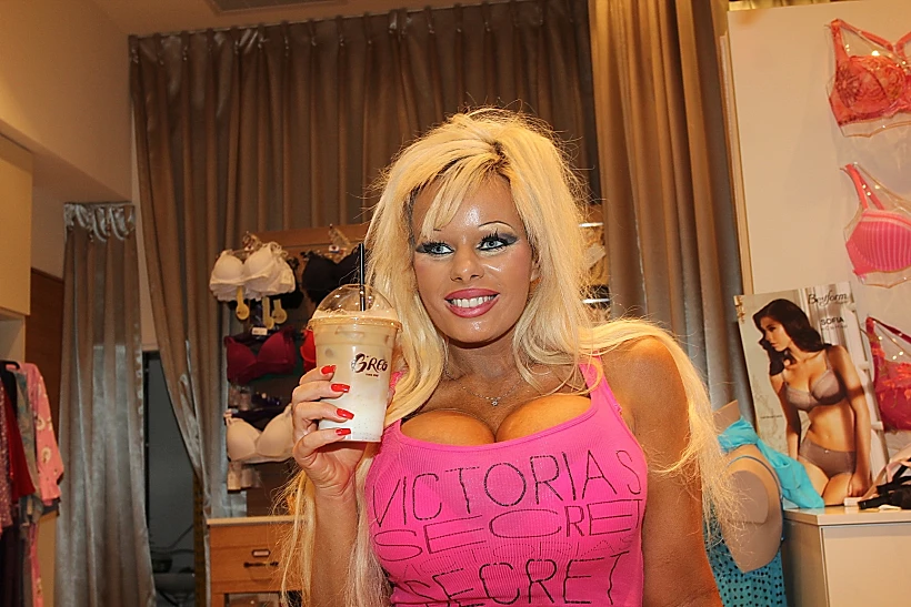 אירוע השקת קולקציית הקיץ בגדי הים של LIPS