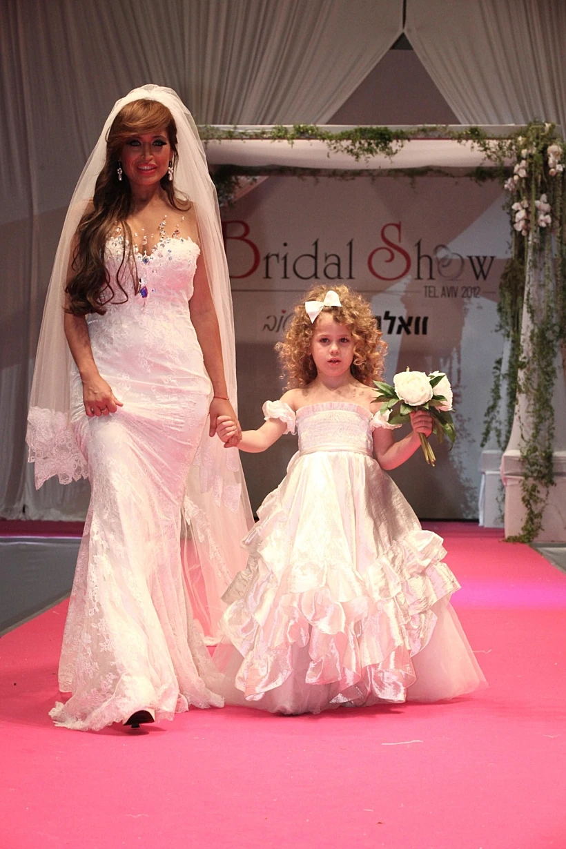 אביבית בר זוהר בשמלת כלה