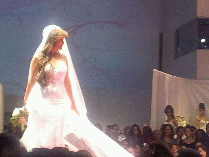 אביבית בר זוהר בשמלת כלה