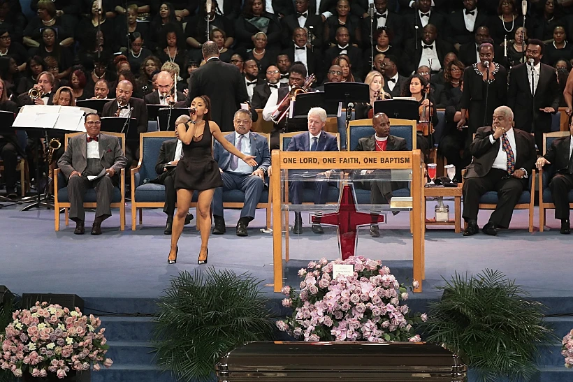 היא עושה הופעות פרטיות?