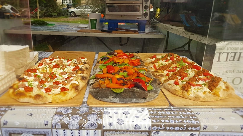 מפיצות שחורות ועד לכיסוני שרימפס. שוק ארוחות הבוקר Targ Śniadaniowy