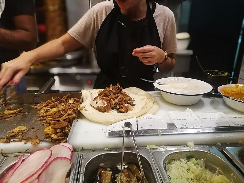 מריגשה כמו ביס בשרי לכל דבר. שווארמת סולטנה