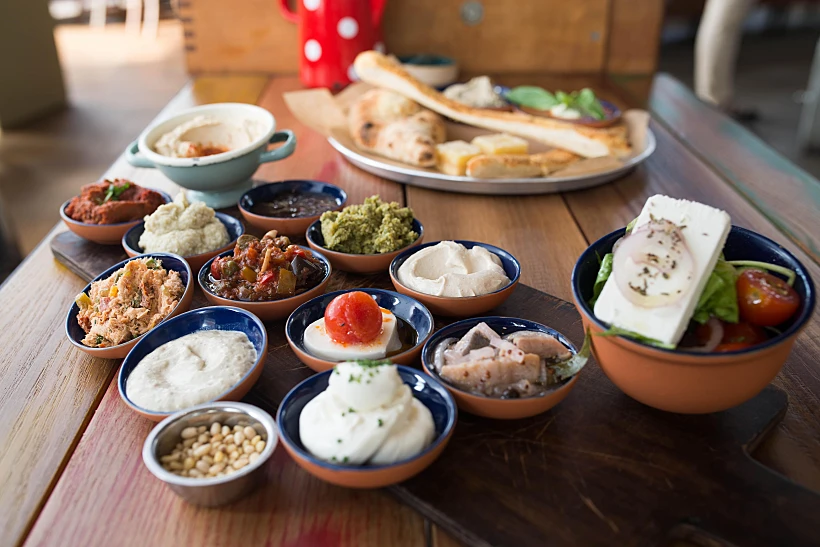 ארוחת בוקר במסעדת סילו בחולון