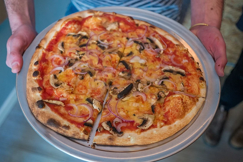 פיצה טבעונית, בריסטה פיצה