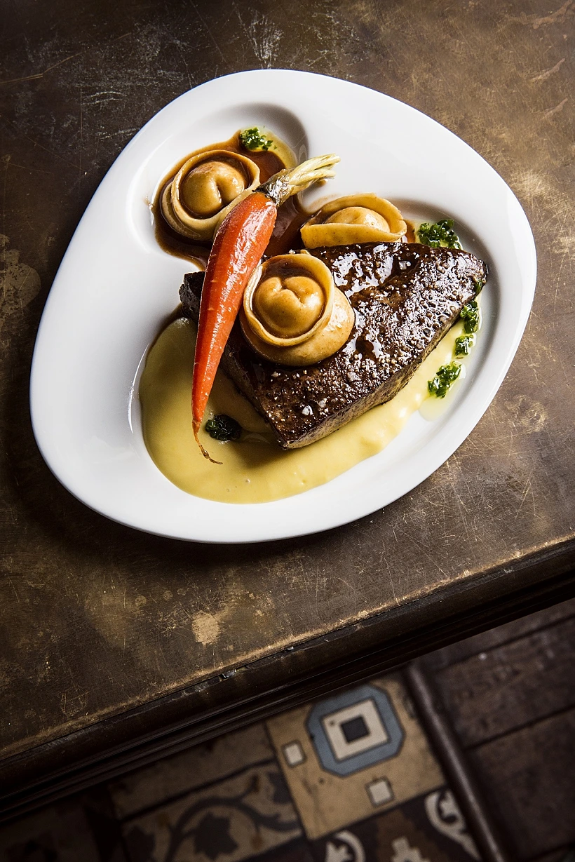 כבד עגל, מסעדת ARIA