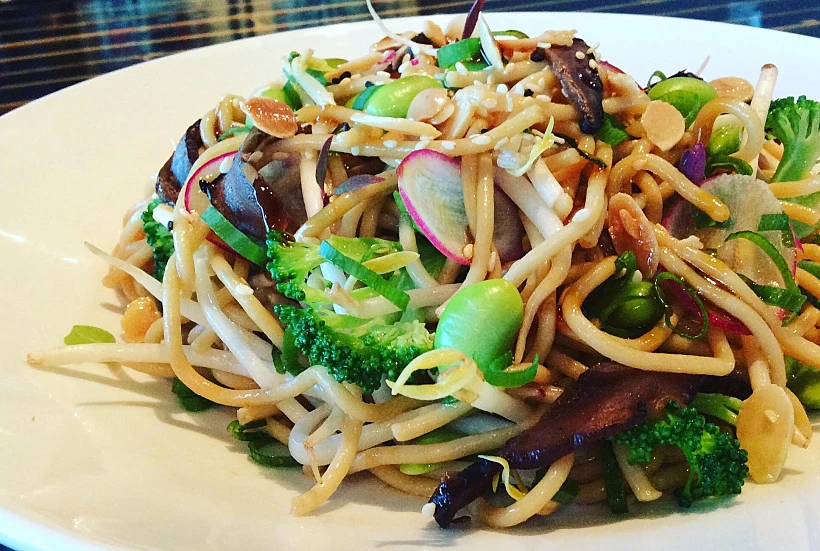 סלט סובה בקמפאי סטריט ווק