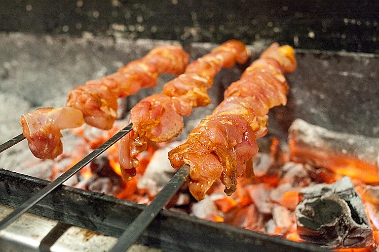 יום העצמאות במסעדת האחים מתוך חדשות האוכל 12.4.2012