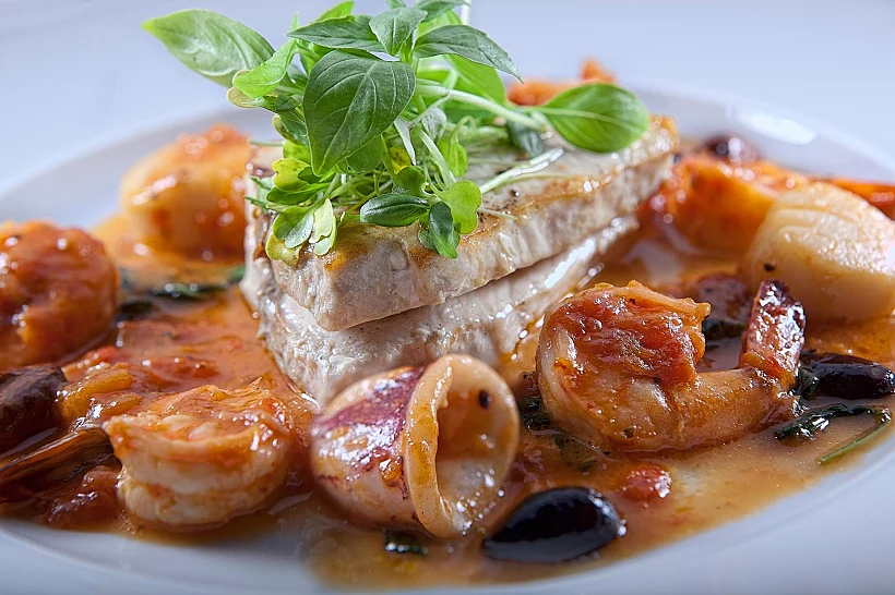 דג קוד על פירות ים