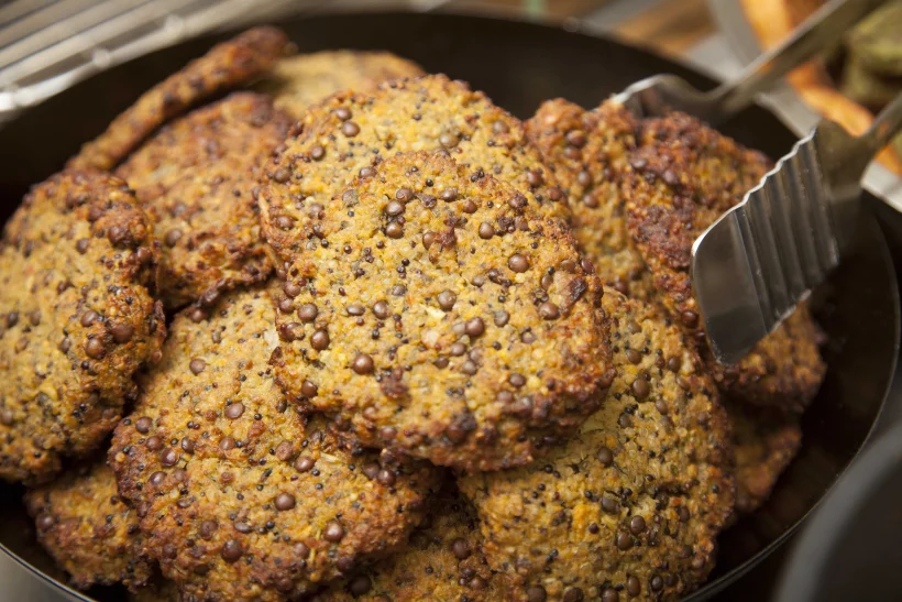 קציצות עדשים מונבטות