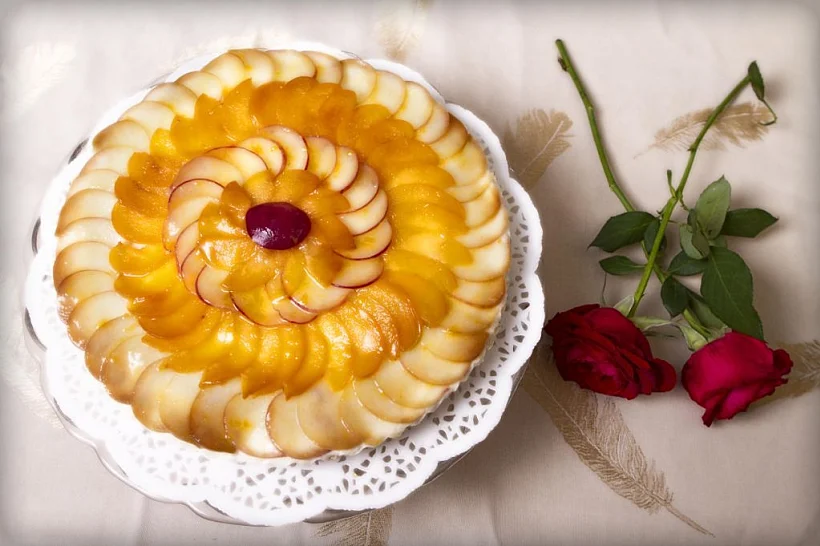 עוגת קרם קשיו ופירות