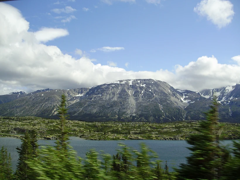 נוף בין סקגווי לקנדה